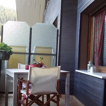 Adamello Apartman *